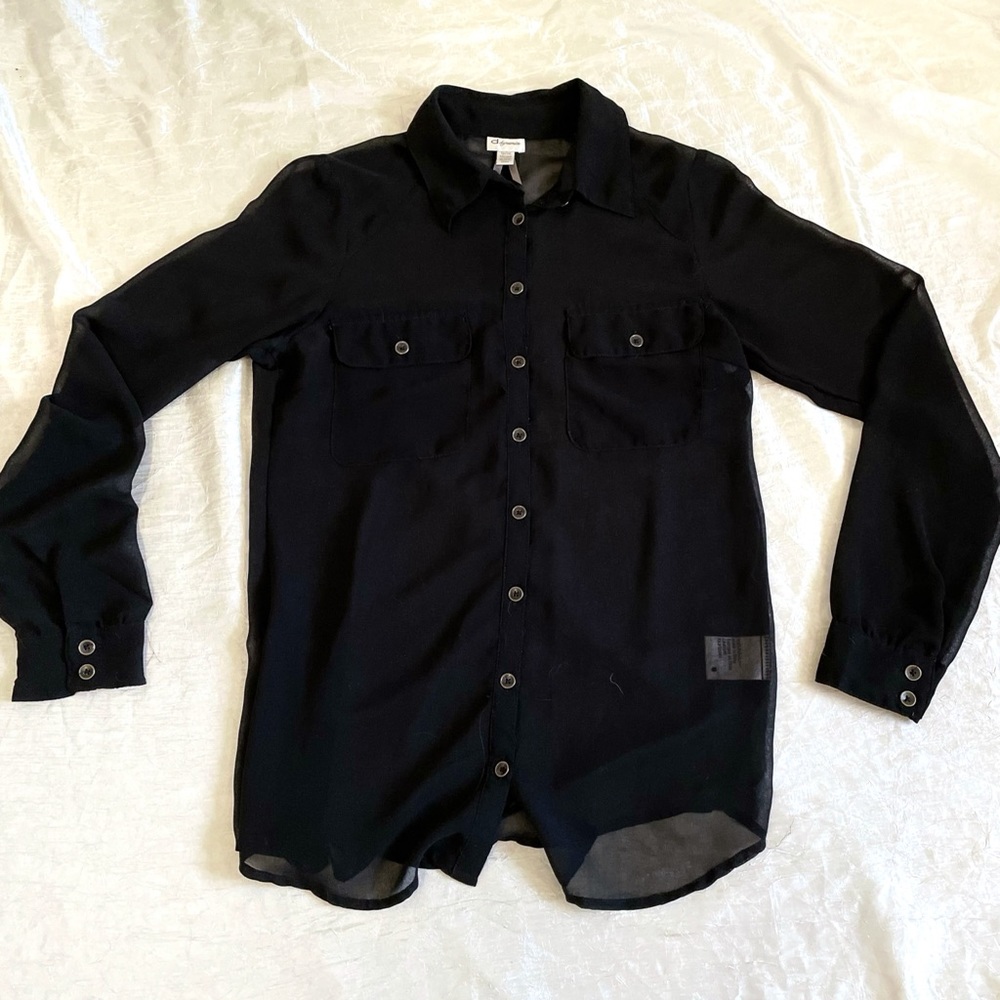 ❤️‍🔥3/$22❤️‍🔥 DYNAMITE Black sheer button-up blouse